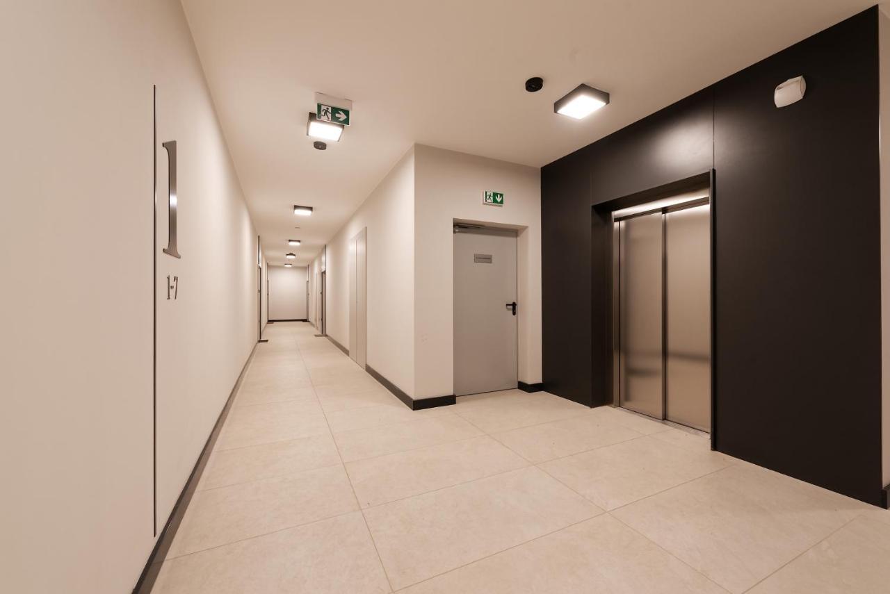 Zentrum II Apartament Parking By Impero Poznań Esterno foto